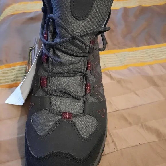 Shoes - Picture 2 of 4